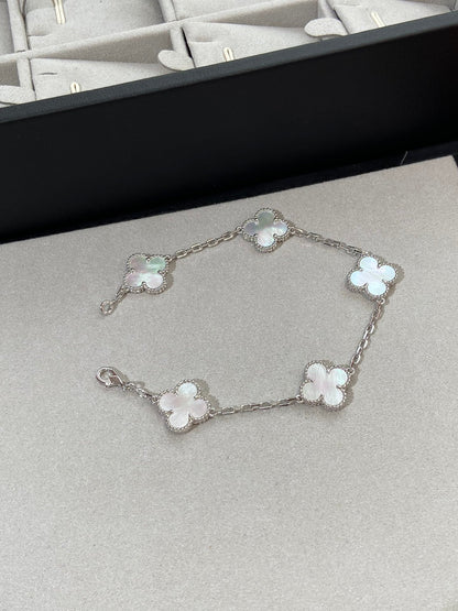[Eterna Jewels]CLOVER WHITE PEARL MOP 5 MOTIF BRACELET COLLECTION