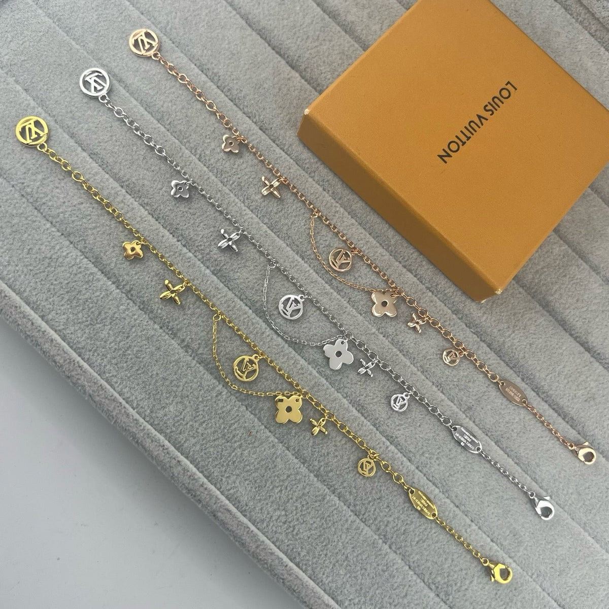 [Eterna Jewels]SMOOTH MULTI FLOWER BRACELET