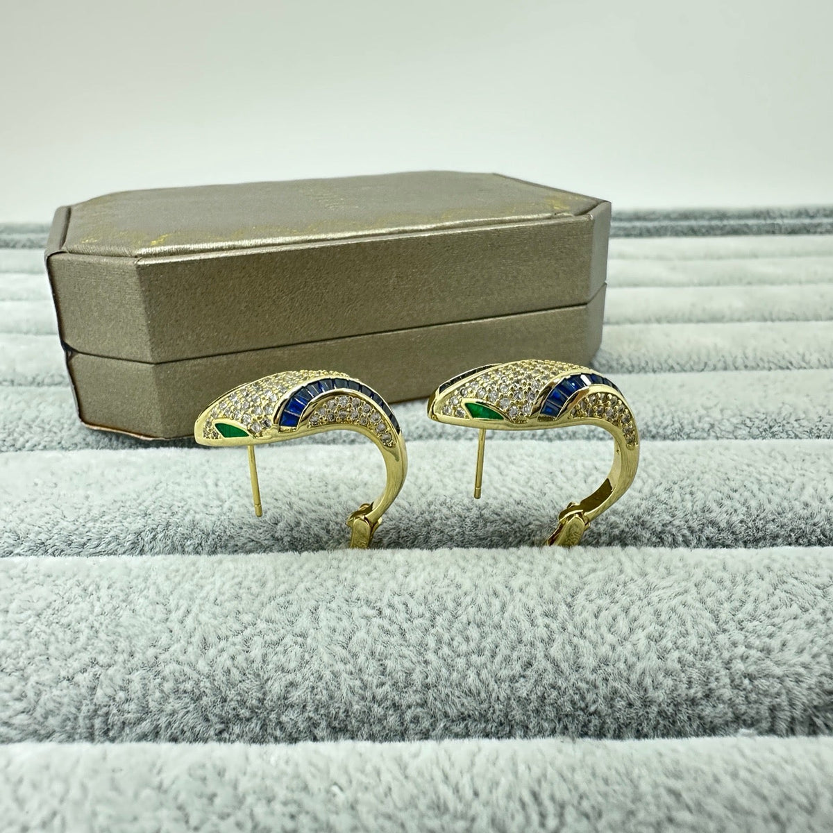 [Eterna Jewels]FULL STONE TWO-TONE SNAKE EARRING STUDS